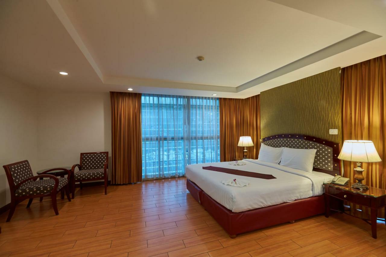 Nana Hiso Hotel Bangkok Exterior photo