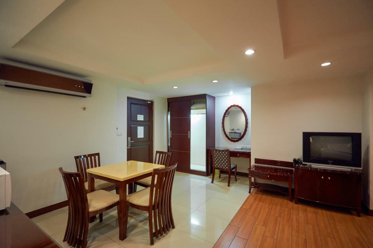 Nana Hiso Hotel Bangkok Exterior photo