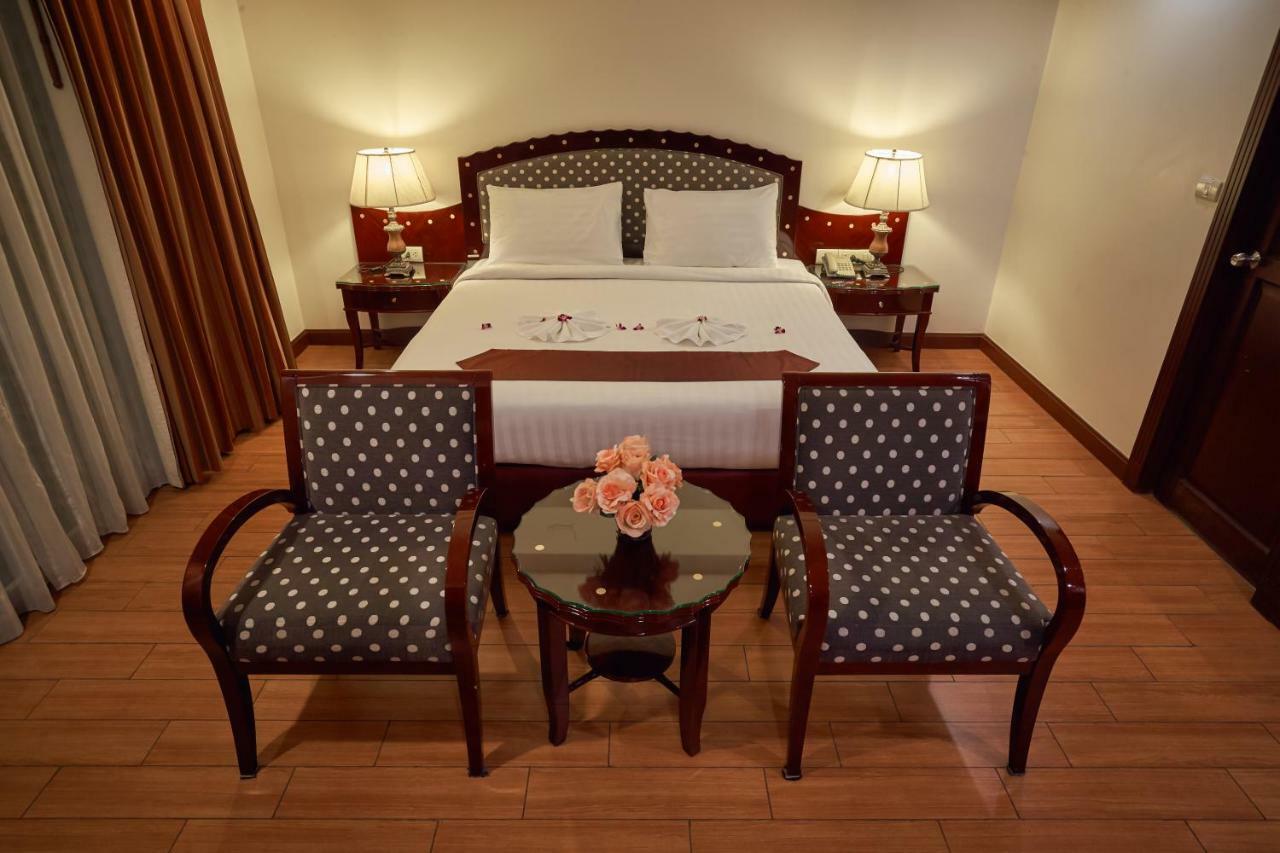 Nana Hiso Hotel Bangkok Exterior photo