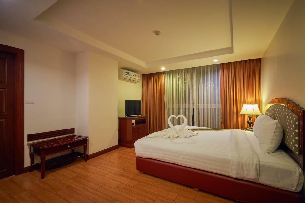 Nana Hiso Hotel Bangkok Exterior photo
